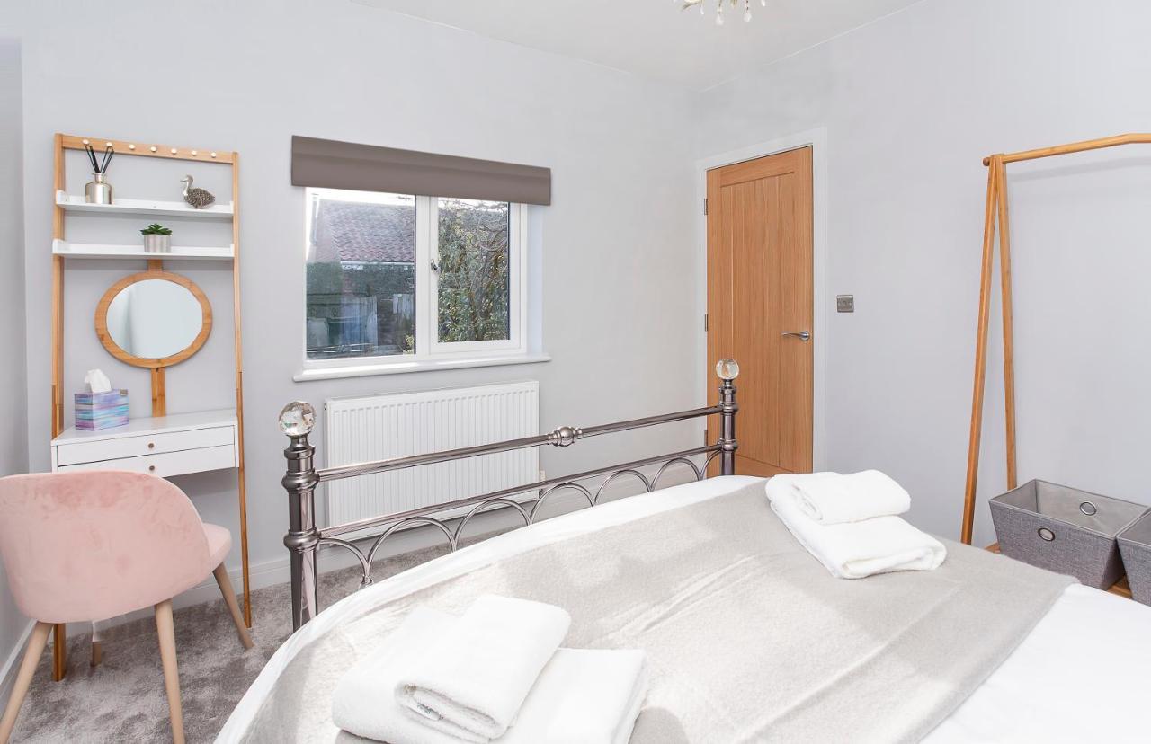 Appartement The Luxury Potting Shed With Free Parking! à York Extérieur photo